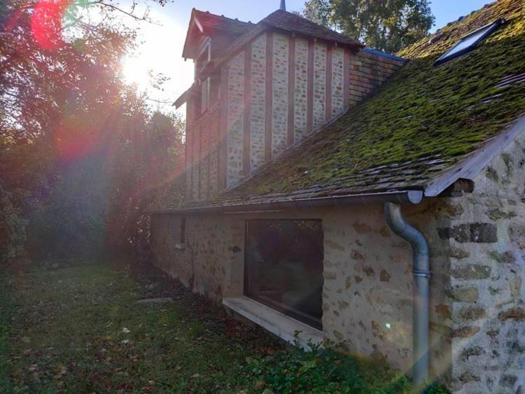 "Reves De Gamins", Gite De Campagne "La Camusiere" Proche Du Pole Europeen Et 24H Champagné Exterior photo